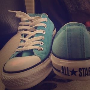 FLASH SALE 🎆Women's Turquoise Converse