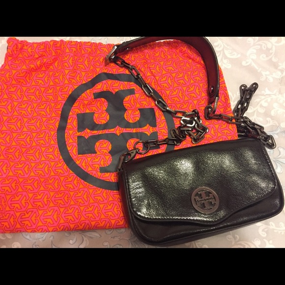 Tory Burch Handbags - FLASH SALE! Tory Burch black leather cross body!
