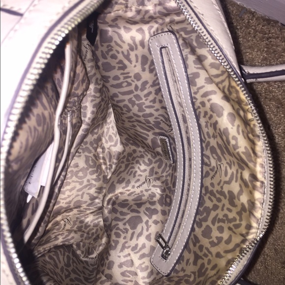 Grey Guess Purse - Picture 4 of 4