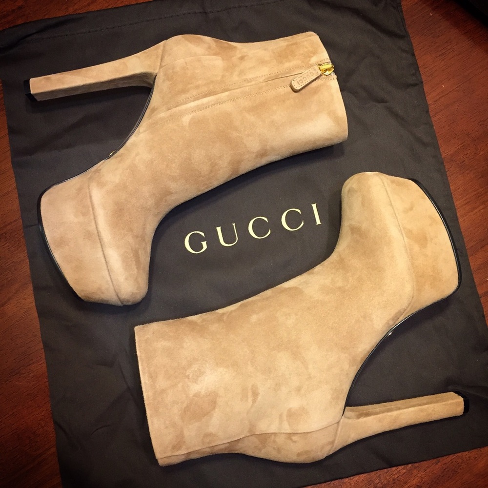 Gucci Side Zip Platform Camel Colored Booties.
