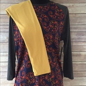 Lularoe outfit; OS leggings & Randy tee