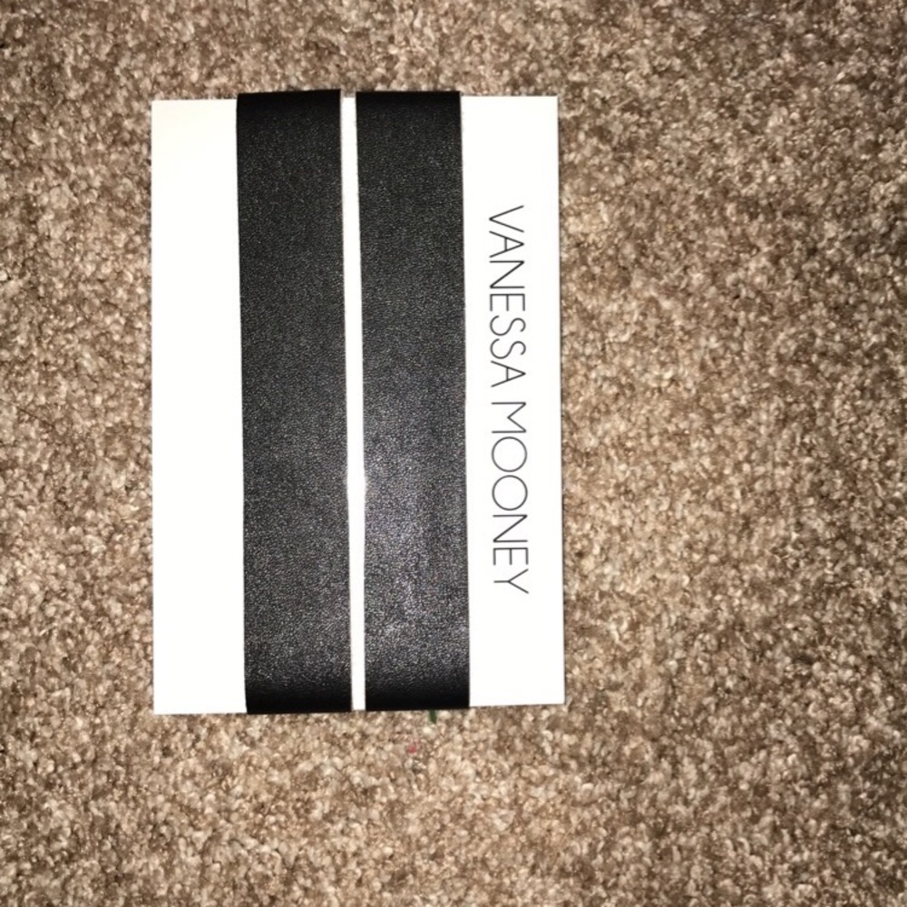 Vanessa Mooney Choker