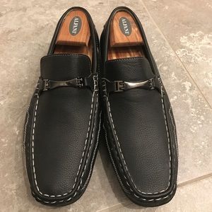 Men's black size 9 slip on shoes.