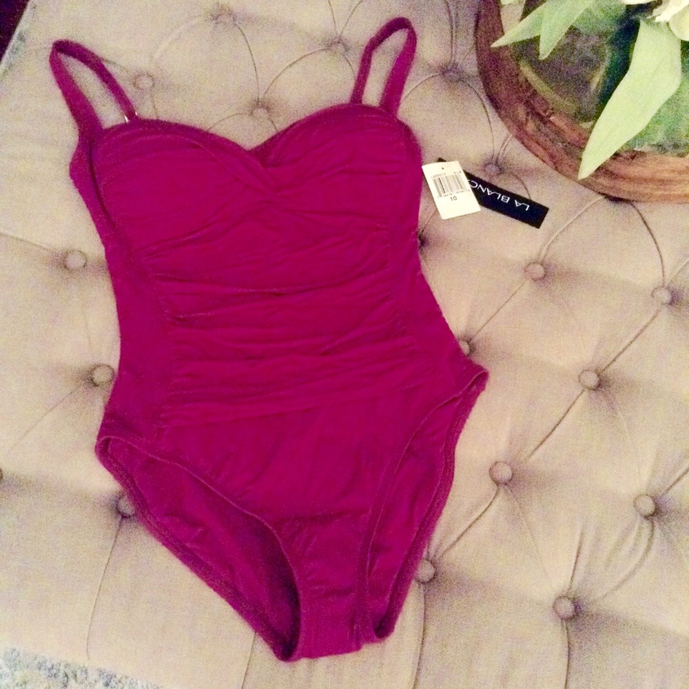 ATTRACTIVE La Blanca Island Goddess Swimsuit