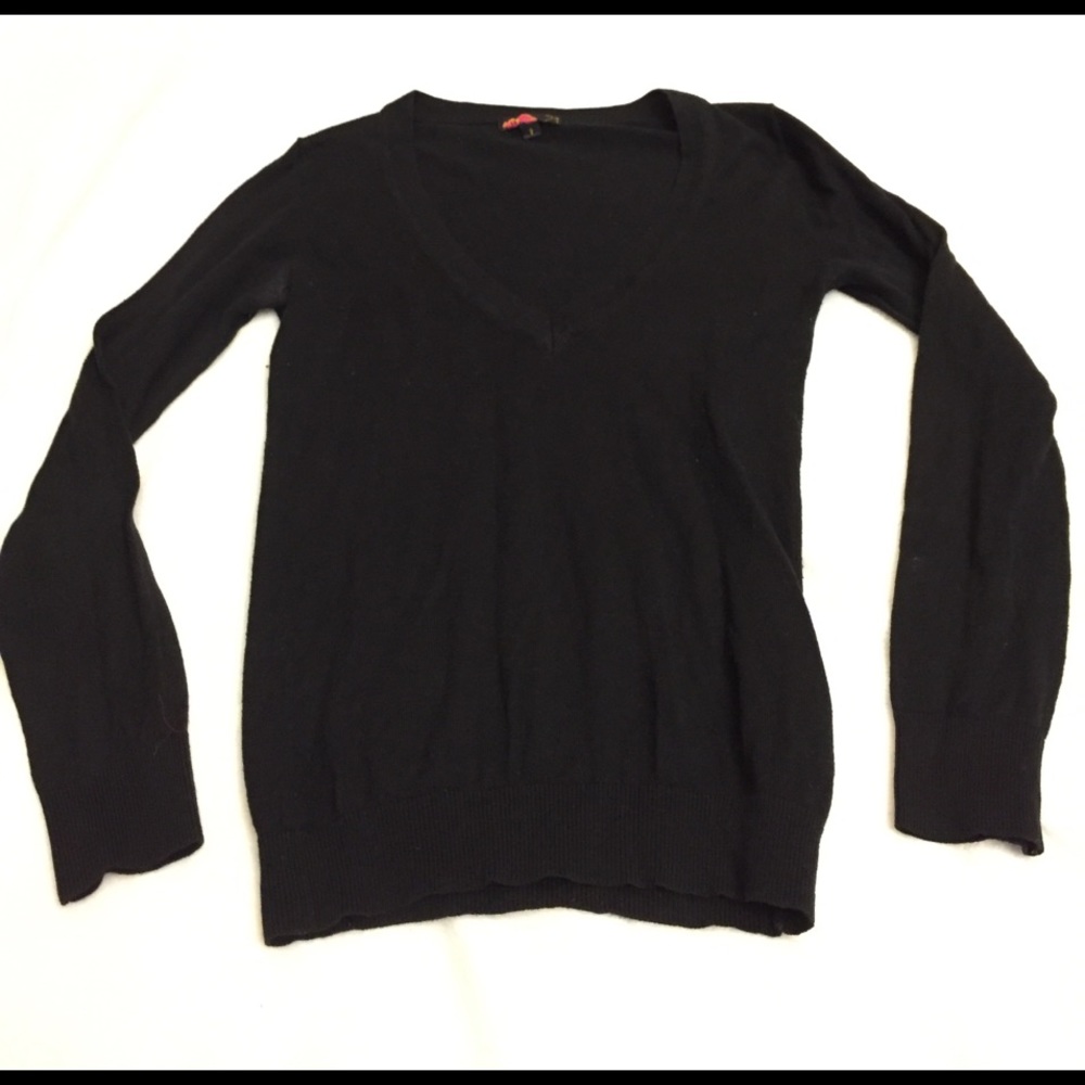 Black Rue21 Sweater