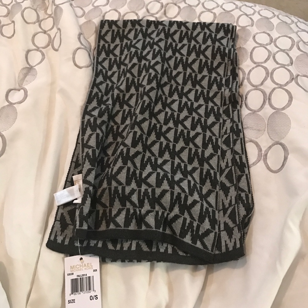 Michael Kors scarf