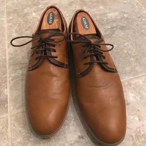 Light brown Ferraro Aldo dress shoes