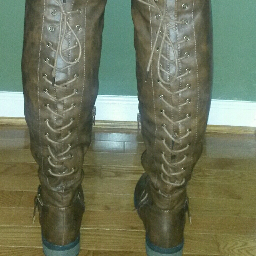Boots - Picture 2 of 3