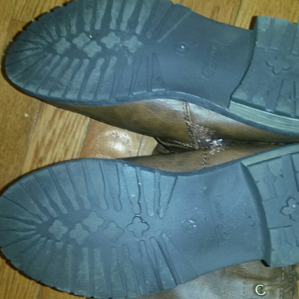 Boots - Picture 3 of 3