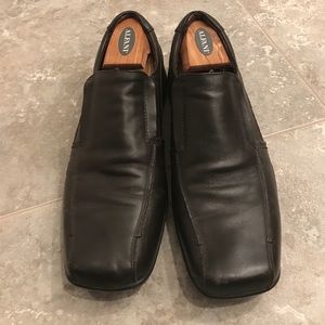 Dark brown Aldo size 9.5 (43) slip on dress shoes
