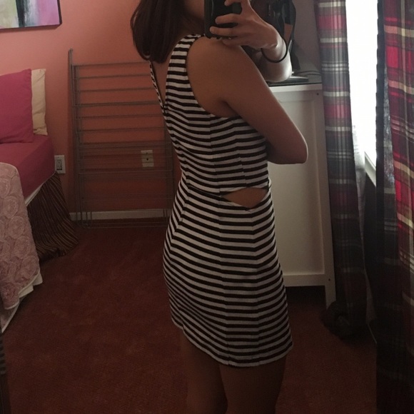 Striped Bodycon With Cut-outs - Picture 4 of 4