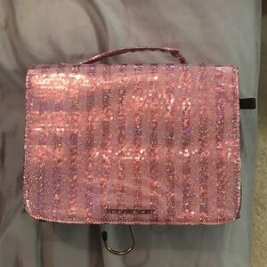 Victoria secret hanging case / used once