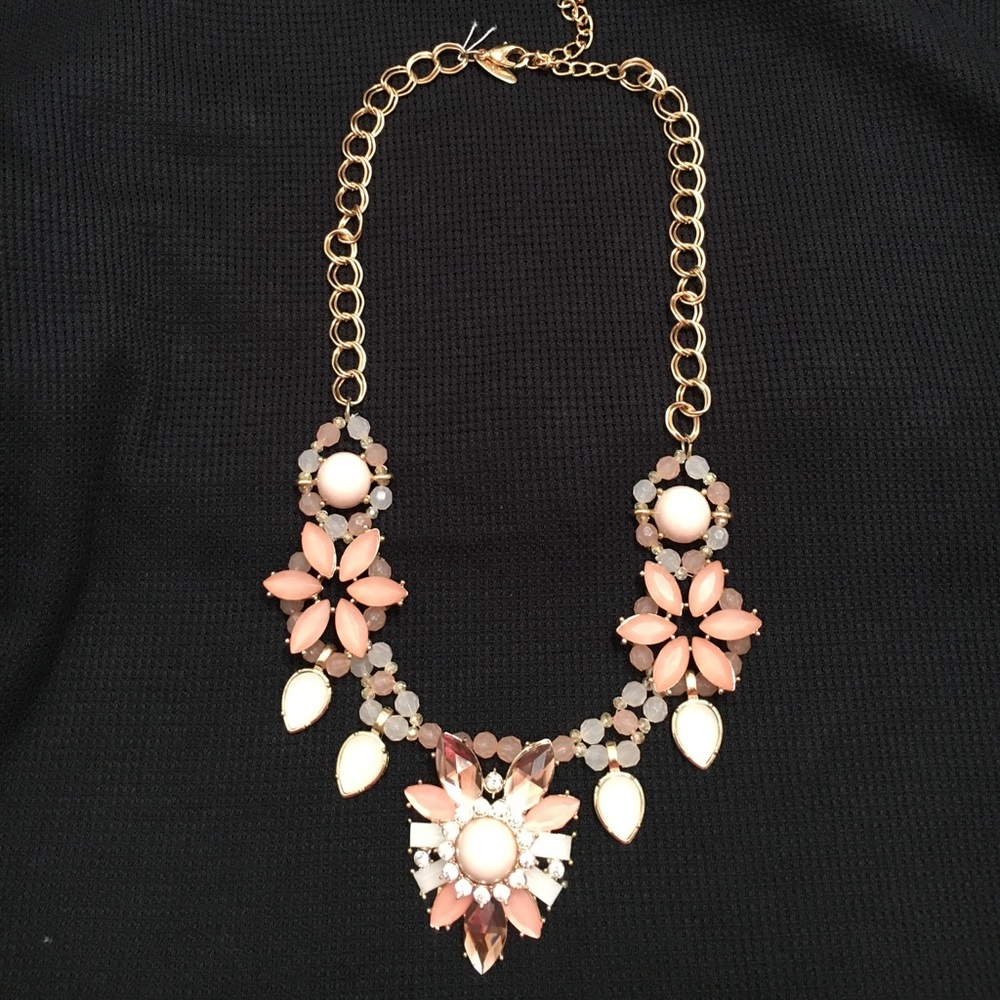 Gorgeous statement necklace