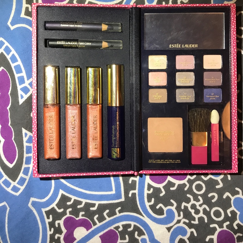 Estée Lauder makeup set