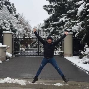 Meet your Posher, Andrew ramirez