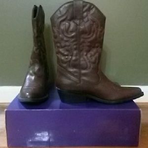 Women's cowboy boots