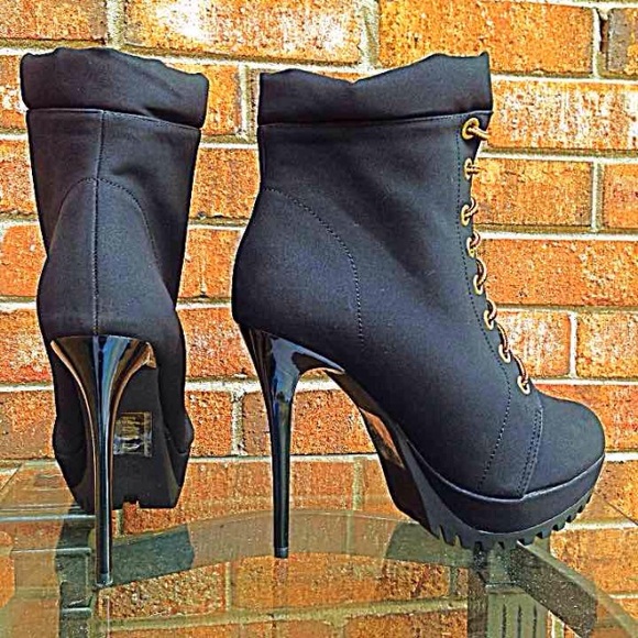 BLACK STILETTO SUEDE PLATFORM BOOTIE - Picture 3 of 4