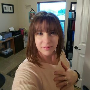 Meet your Posher, Laura