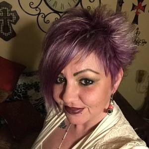 Meet your Posher, Crystal