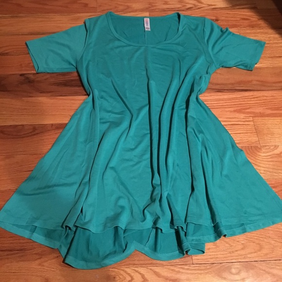 LuLaRoe Tops - Lularoe Perfect T - XS