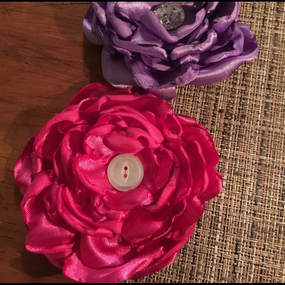 7"dress cinch clip with interchangeable flowers! - Picture 2 of 6