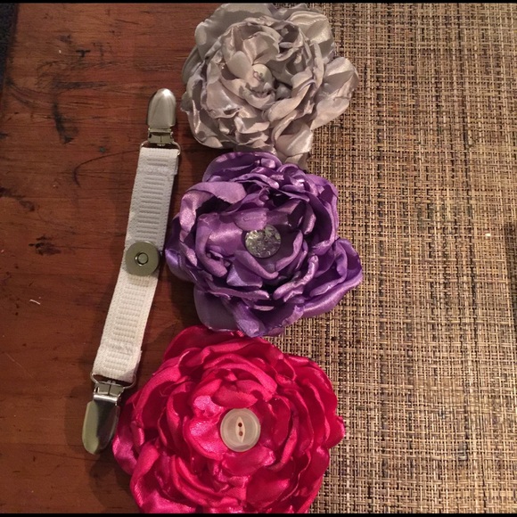 7"dress cinch clip with interchangeable flowers! - Picture 4 of 6