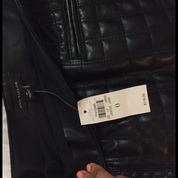 Black leather skirt from Ann taylor size 0! NWT. - Picture 2 of 3