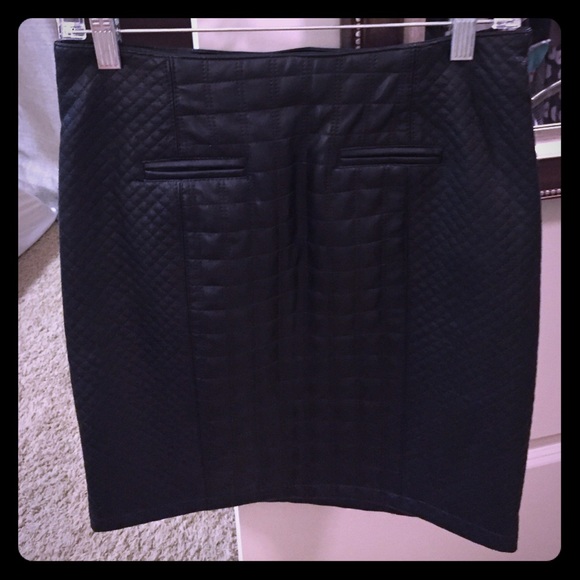 Black leather skirt from Ann taylor size 0! NWT. - Picture 3 of 3