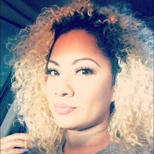 Meet your Posher, Desiree