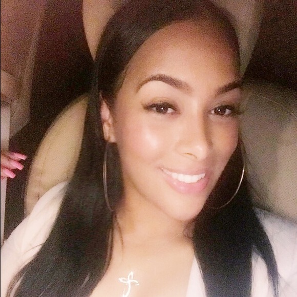 Meet your Posher, Tiffany - Picture 2 of 3