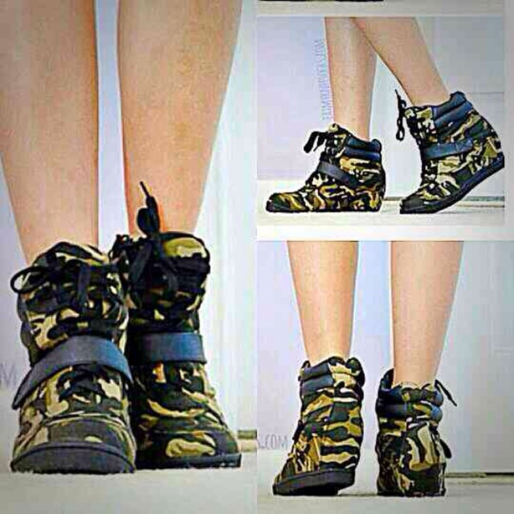 CAMOUFLAGE SNEAKERS PRINT WEDGES
