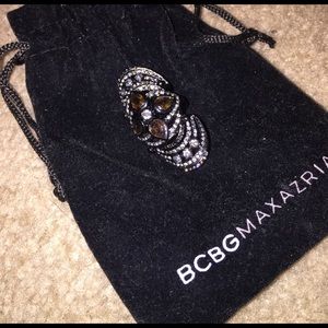 Bcbg costume finger ring
