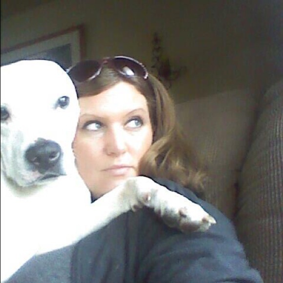 Meet your Posher, Cassandra - Picture 2 of 4