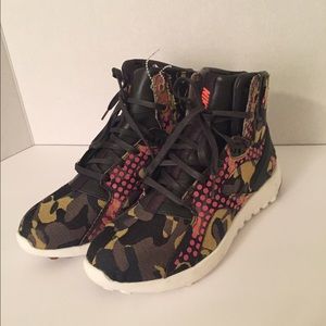 Nike Free High Top Camo Women's Sz 7
