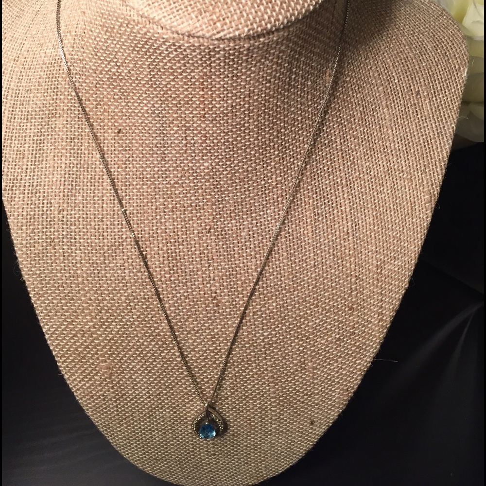 Necklace and earrings set