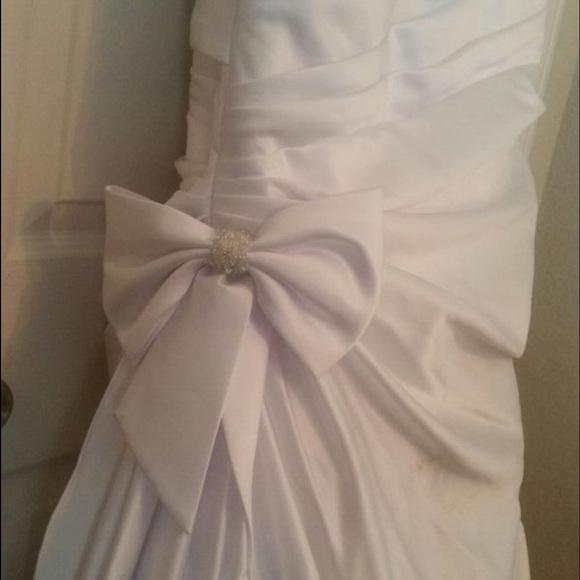 Unaltered wedding gown excellent condition - Picture 2 of 4