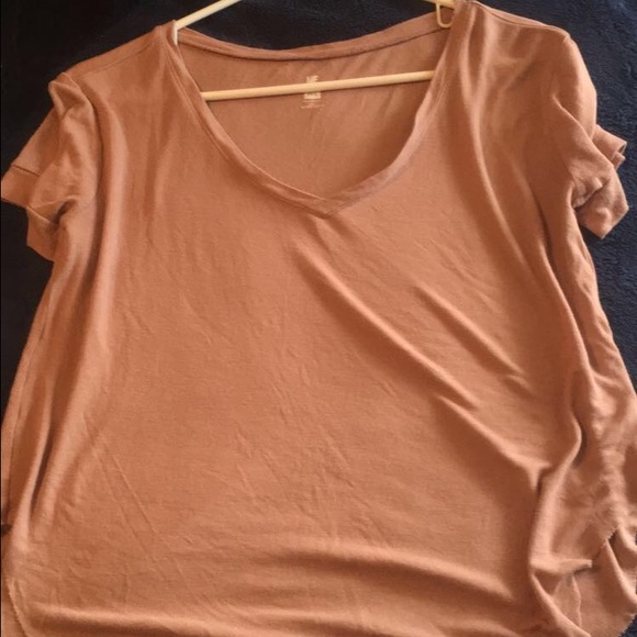 Tshirt - Picture 1 of 1