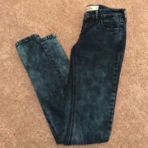 Hollister acid wash skinnier