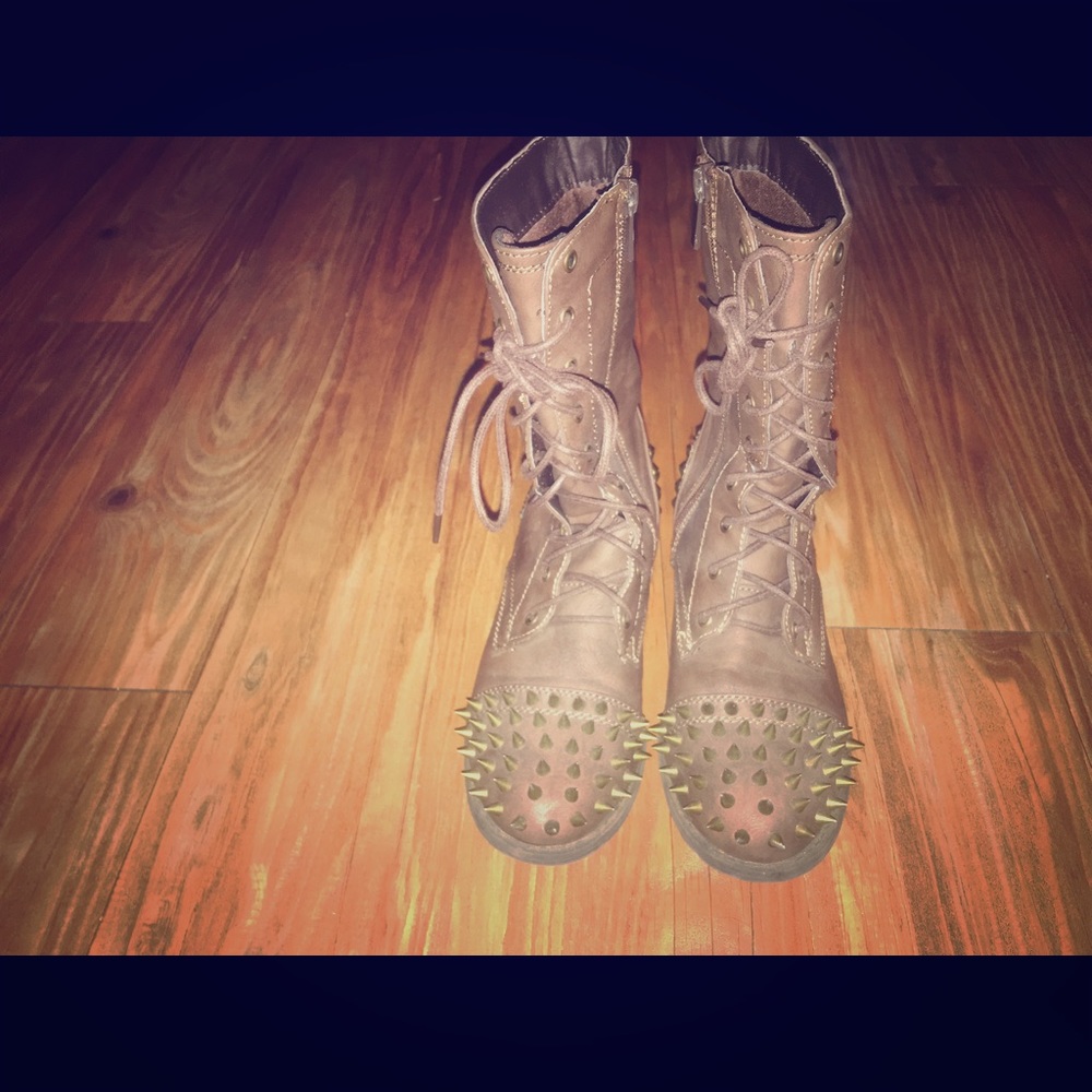 Spiked boots
