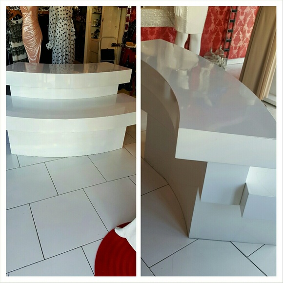 Dresses - Picture 2 of 4