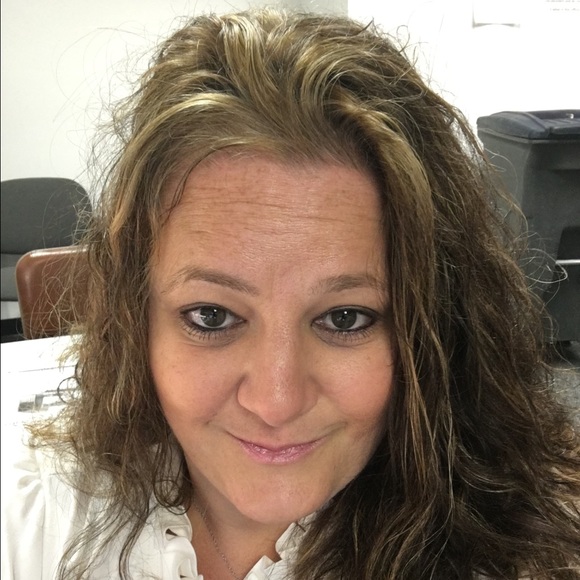 Meet your Posher, Michele - Picture 1 of 1