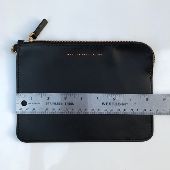 Authentic Marc by Marc Jacobs Leather Clutch - Picture 4 of 7