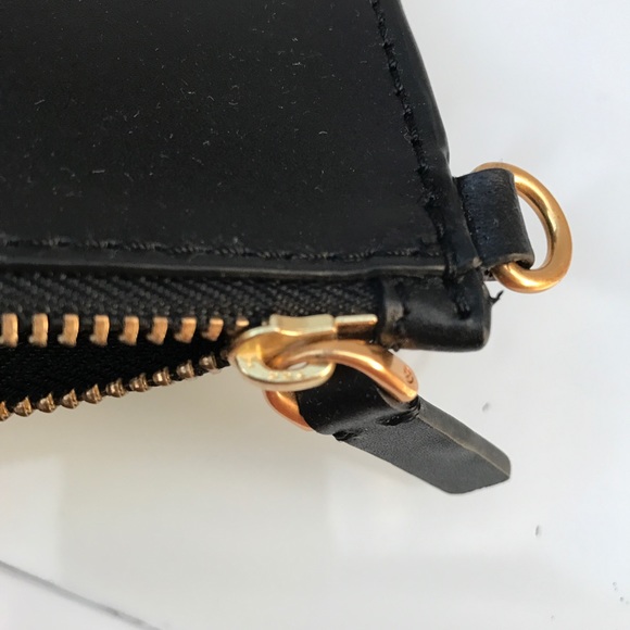 Authentic Marc by Marc Jacobs Leather Clutch - Picture 6 of 7
