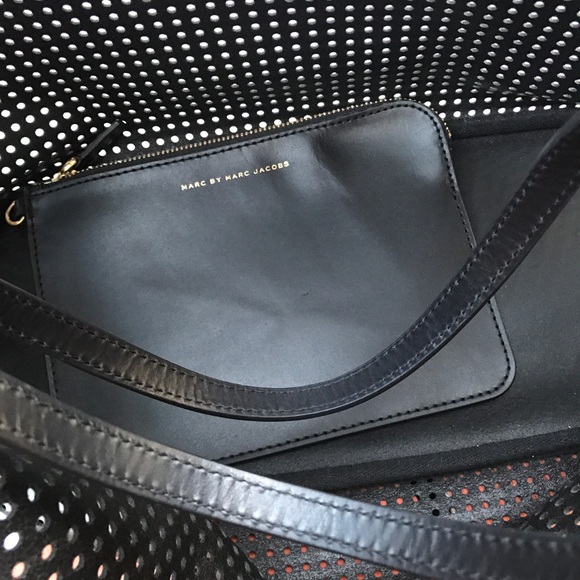 Authentic Marc by Marc Jacobs Leather Clutch - Picture 7 of 7