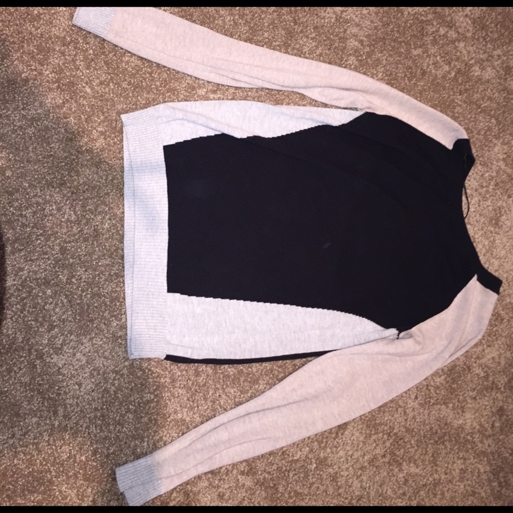 Thin sweater