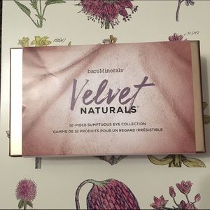 NIP BareMinerals Velvet Naturals