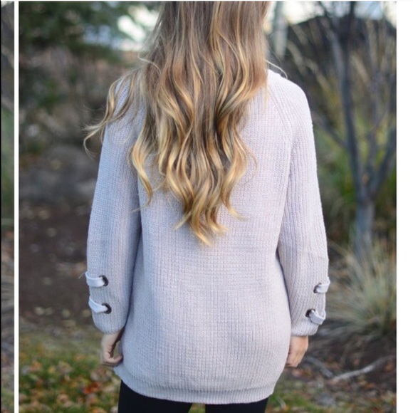 Lace up Sweater - Picture 2 of 3