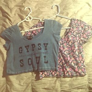 2 crop tops