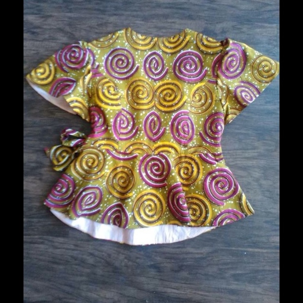 Really Cool Vintage Patterned Blouse! - image 2