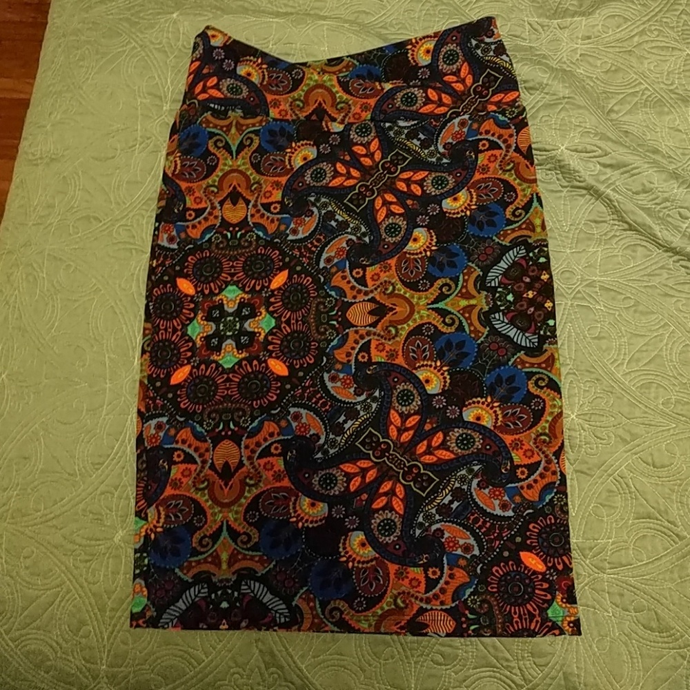 Lularoe cassie s floral EUC